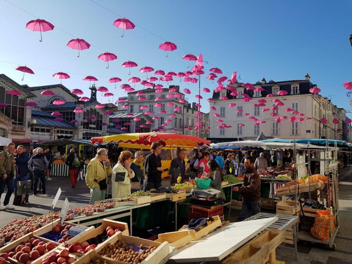 Studio Renove Au Coeur De La Rochelle, Marche A 25M, 2 Personnes, Wifi - Fr-1-535-43 La Rochelle  Bagian luar foto